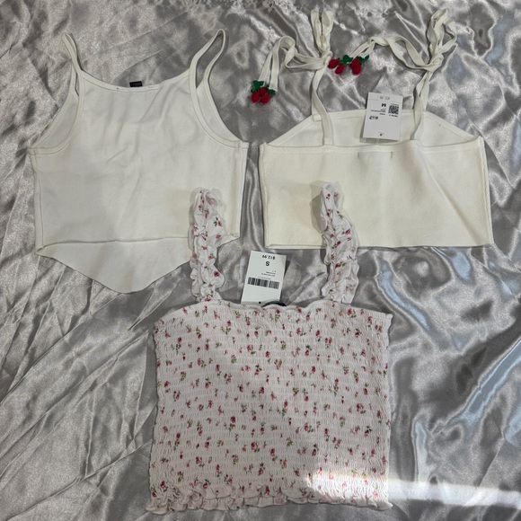♡3 Forever 21 Crop Tops Cherry Ties, Flowers, And Sweet & Wild♡ - Picture 2 of 5